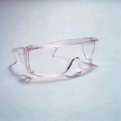 Picture of MOLNLYCKE BARRIER® PROTECTIVE GLASSES Protective Glasses, 10/Bx, 3 Bx/Cs (50 Cs/Plt)