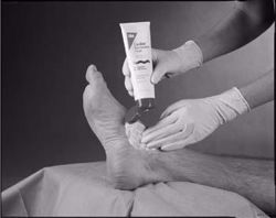 Picture of 3M™ CAVILON™ FOOT EMOLLIENT CREAM Foot Cream, 4 Oz Tube, 12/Cs (US Only)