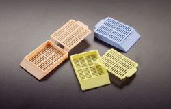 Picture of SIMPORT HISTOSETTE® I TISSUE PROCESSING/EMBEDDING CASSETTES Embedding Cassette & Lid, Lilac, 500/Bx, 3 Bx/Cs